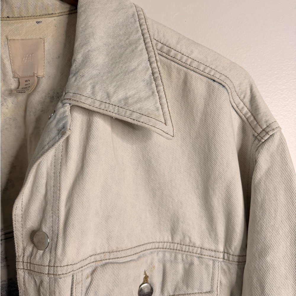 H&M Light Wash Denim Jacket Small - Picture 3 of 4